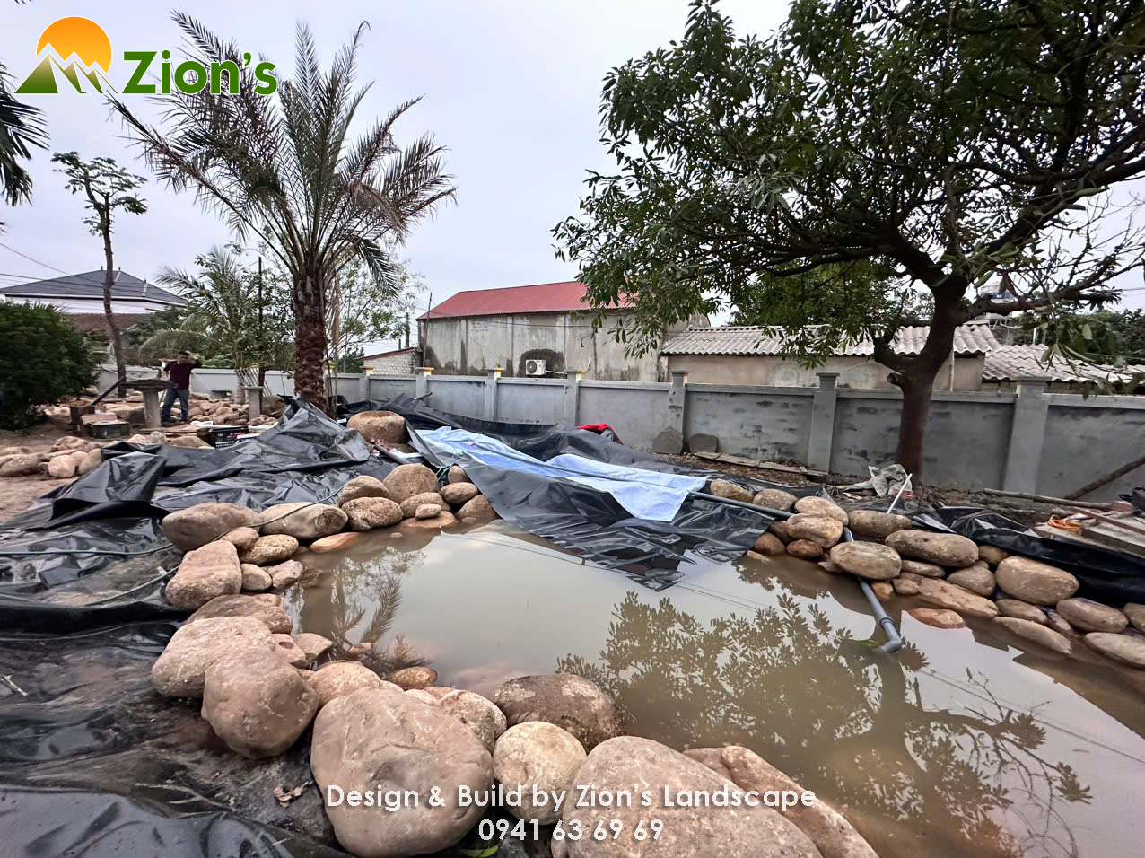 Thi công hồ cá koi bằng phương pháp trải bạt HDPE